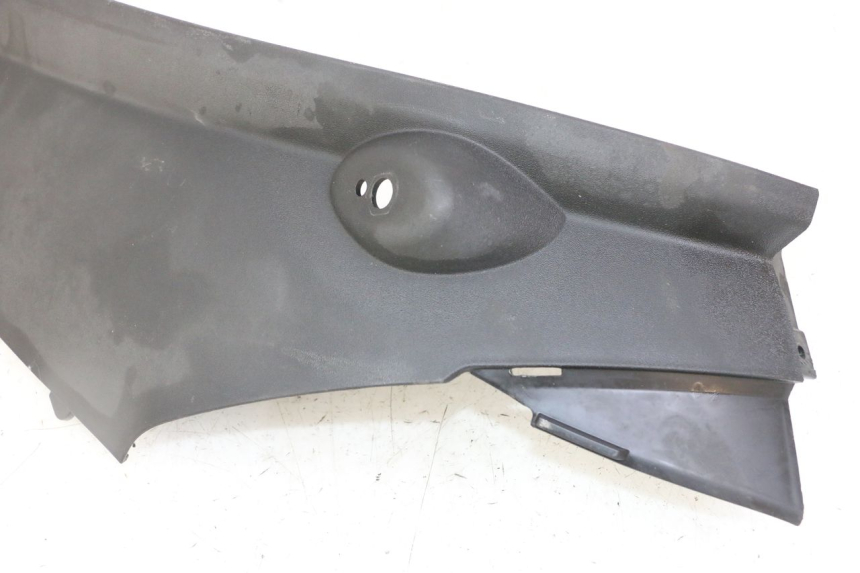 photo de SOTTOPEDANA POSTERIORE DESTRA PIAGGIO MP3 LT 300 (2010 - 2016) - Dettaglio del componente