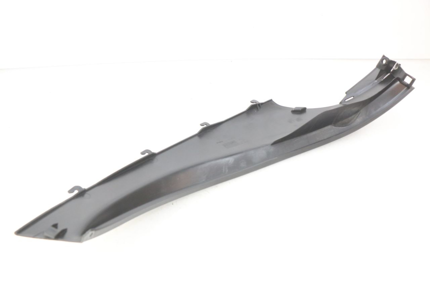 photo de BASSO DELLA SCATOLA POSTERIORE DESTRA PIAGGIO MP3 500 (2011 - 2015) - Dettaglio del componente