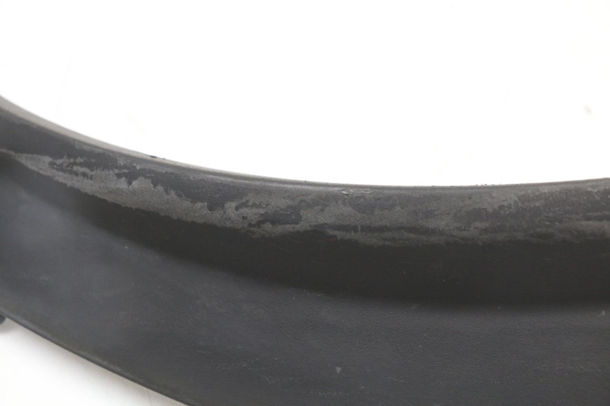 photo de SOTTOPEDANA POSTERIORE DESTRA PIAGGIO MP3 125 (2006 - 2014) - Stato della superficie e materiale