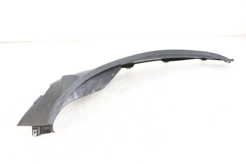 photo de BASSO DELLA SCATOLA POSTERIORE DESTRA PIAGGIO MP3 500 (2011 - 2015) - Altra angolazione