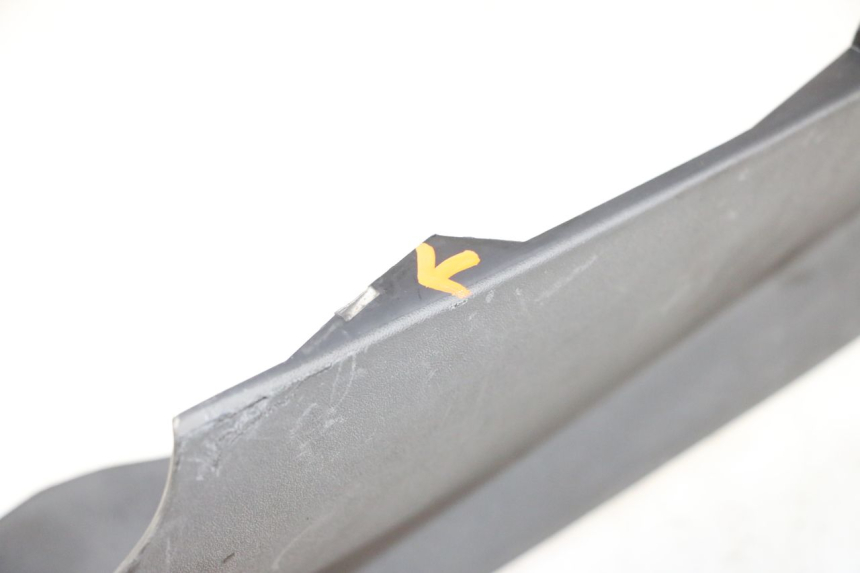 photo de SOTTOPEDANA POSTERIORE DESTRA PIAGGIO MP3 RL 250 (2006 - 2010) - Zoom sullo stato d'uso