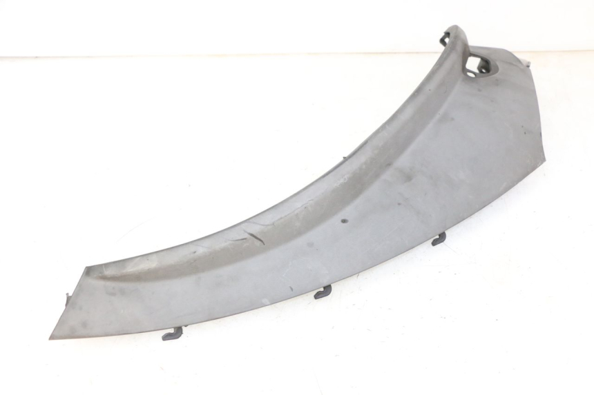 photo de SOTTOPEDANA POSTERIORE DESTRA PIAGGIO MP3 RL 250 (2006 - 2010) - Dettagli dei punti di fissaggio