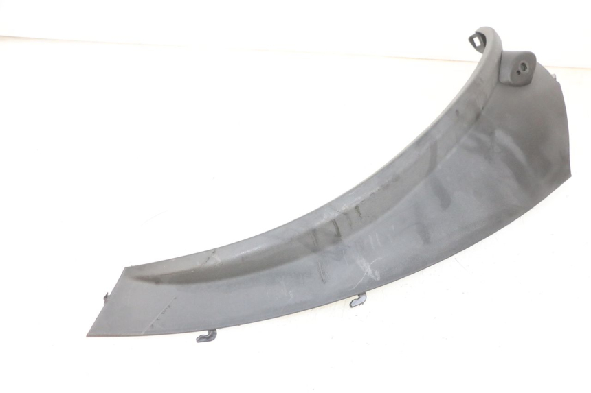 photo de SOTTOPEDANA POSTERIORE DESTRA PIAGGIO MP3 RL 250 (2006 - 2010) - Dettagli dei punti di fissaggio