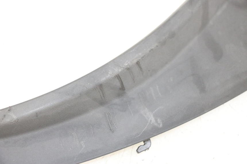 photo de SOTTOPEDANA POSTERIORE DESTRA PIAGGIO MP3 RL 250 (2006 - 2010) - Ricambio usato controllato