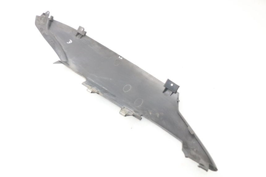 photo de BASSO DELLA SCATOLA POSTERIORE DESTRA GILERA NEXUS 125 (2009 - 2013) - Zoom sullo stato d'uso