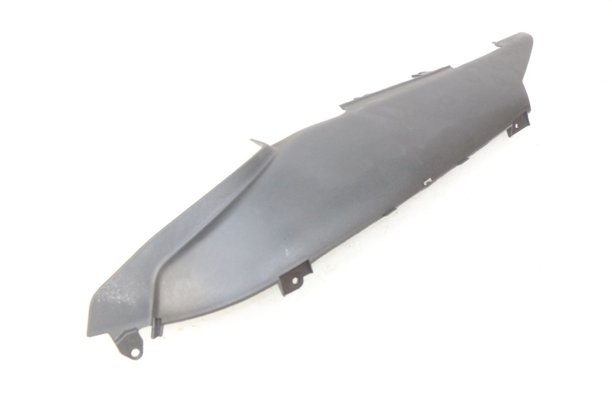 photo de BASSO DELLA SCATOLA POSTERIORE DESTRA GILERA NEXUS 125 (2009 - 2013) - Primo piano tecnico