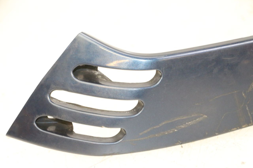 photo de SOTTOPEDANA POSTERIORE DESTRA PIAGGIO VESPA LX 150 (2005 - 2013) - Marcature e riferimenti originali