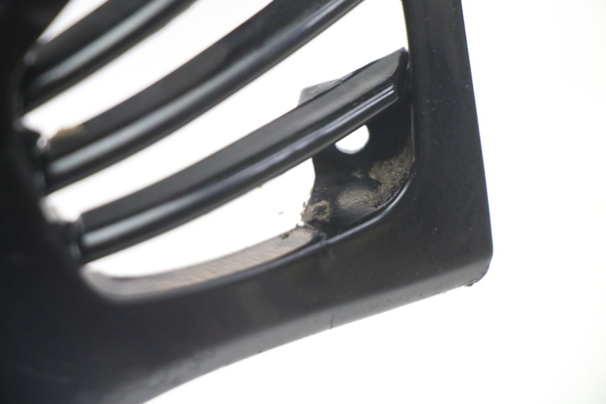 photo de BASSO DELLA SCATOLA POSTERIORE DESTRA PIAGGIO VESPA LX 2T 50 (2005 - 2013) - Stato della superficie e materiale