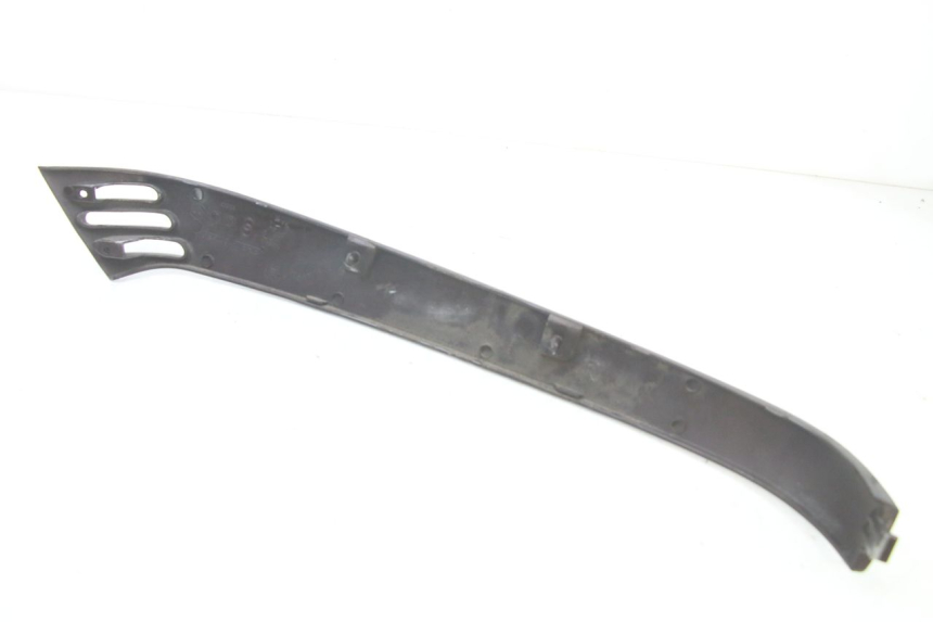 photo de SOTTOPEDANA POSTERIORE DESTRA PIAGGIO VESPA LX IE 125 (2010 - 2012) - Dettagli dei punti di fissaggio