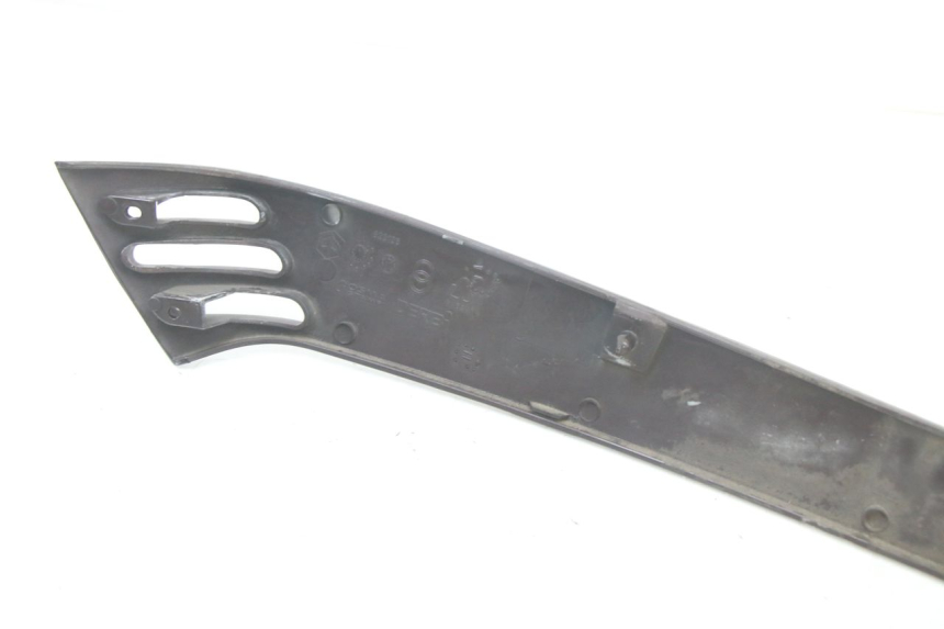 photo de SOTTOPEDANA POSTERIORE DESTRA PIAGGIO VESPA LX IE 125 (2010 - 2012) - Ricambio usato controllato