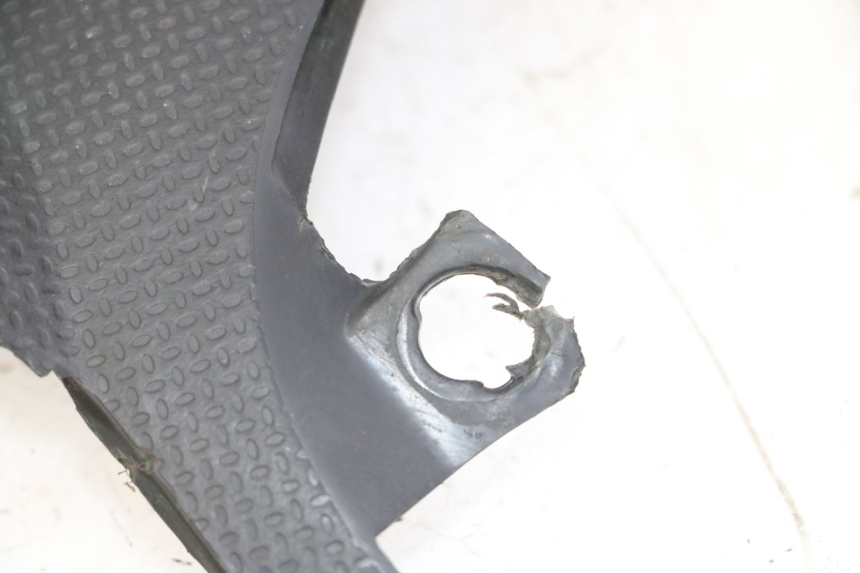 photo de BASSO DELLA SCATOLA POSTERIORE DESTRA GILERA RUNNER SP 50 (2009 - 2017) - Primo piano tecnico