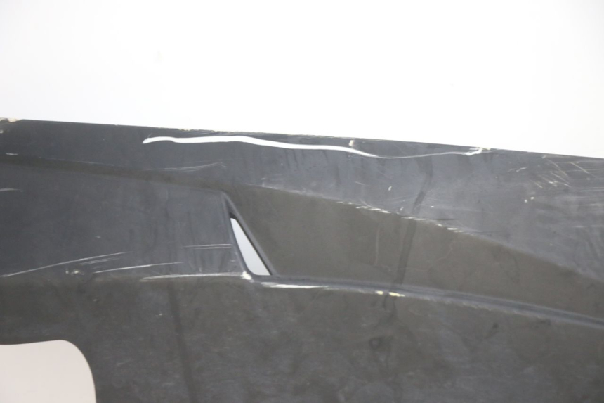 photo de BASSO DELLA SCATOLA POSTERIORE DESTRA PEUGEOT SPEEDFIGHT 4 4T 50 (2015 - 2020) - Altra vista dell'articolo