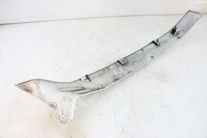 photo de SOTTOPEDANA POSTERIORE DESTRA PIAGGIO VESPA GTS SUPER IE 125 (2009 - 2016) - Dettaglio del componente