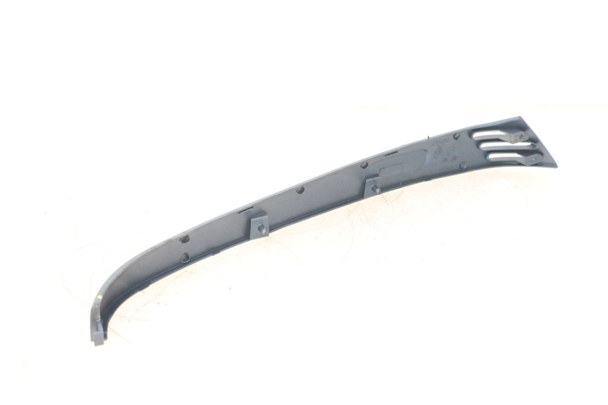 photo de BASSO DELLA SCATOLA POSTERIORE DESTRA PIAGGIO VESPA LX 2T 50 (2005 - 2013) - Dettaglio del componente