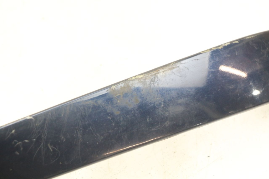 photo de BASSO DELLA SCATOLA POSTERIORE DESTRA PIAGGIO VESPA LXV 125 (2006 - 2009) - Altra angolazione