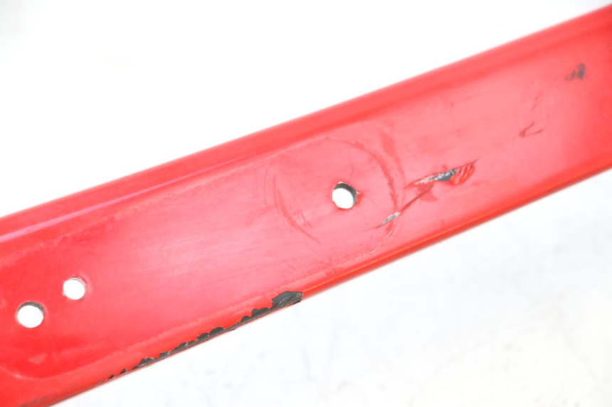 photo de BASSO DELLA SCATOLA POSTERIORE DESTRA PIAGGIO VESPA S 2T 50 (2007 - 2014) - Zoom sullo stato d'uso