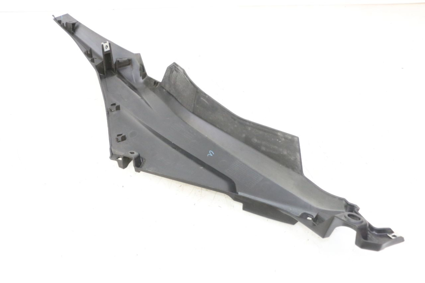 photo de SOTTOPEDANA POSTERIORE DESTRA YAMAHA XMAX X-MAX 125 (2021 - 2025) - Altra angolazione