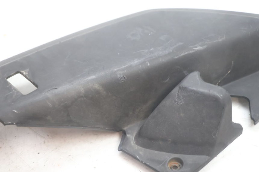 photo de SOTTOPEDANA POSTERIORE DESTRA YAMAHA XMAX X-MAX 125 (2006 - 2009) - Vista d'insieme del prodotto
