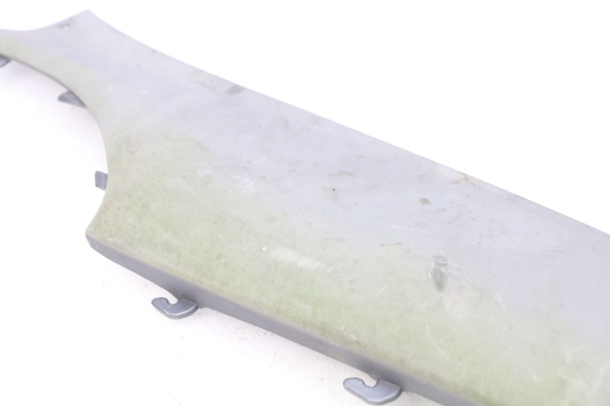 photo de BASSO DELLA SCATOLA POSTERIORE DESTRA PIAGGIO X9 EVOLUTION 125 (2003 - 2007) - Zoom sullo stato d'uso