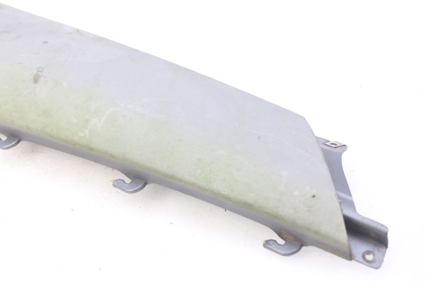 photo de BASSO DELLA SCATOLA POSTERIORE DESTRA PIAGGIO X9 EVOLUTION 125 (2003 - 2007) - Altra angolazione