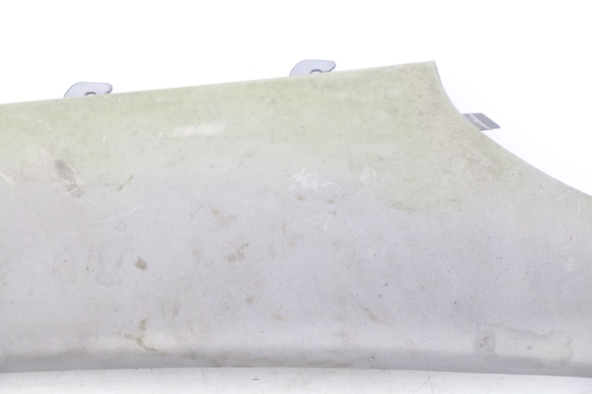 photo de BASSO DELLA SCATOLA POSTERIORE DESTRA PIAGGIO X9 EVOLUTION 125 (2003 - 2007) - Dettagli dei punti di fissaggio