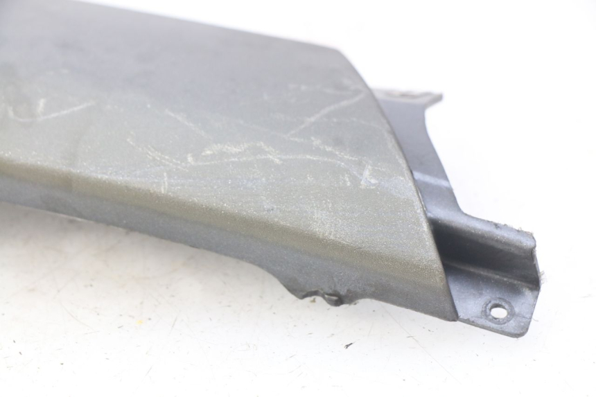 photo de BASSO DELLA SCATOLA POSTERIORE DESTRA PIAGGIO X9 EVOLUTION 125 (2003 - 2007) - Vista d'insieme del prodotto