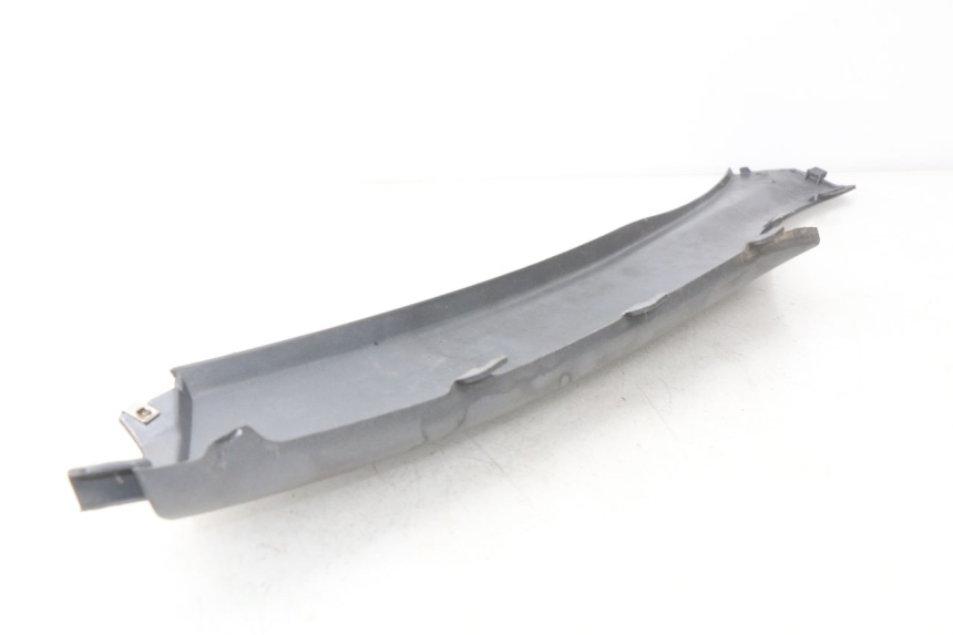 photo de BASSO DELLA SCATOLA POSTERIORE DESTRA PIAGGIO X9 125 (2000 - 2003) - Altra angolazione