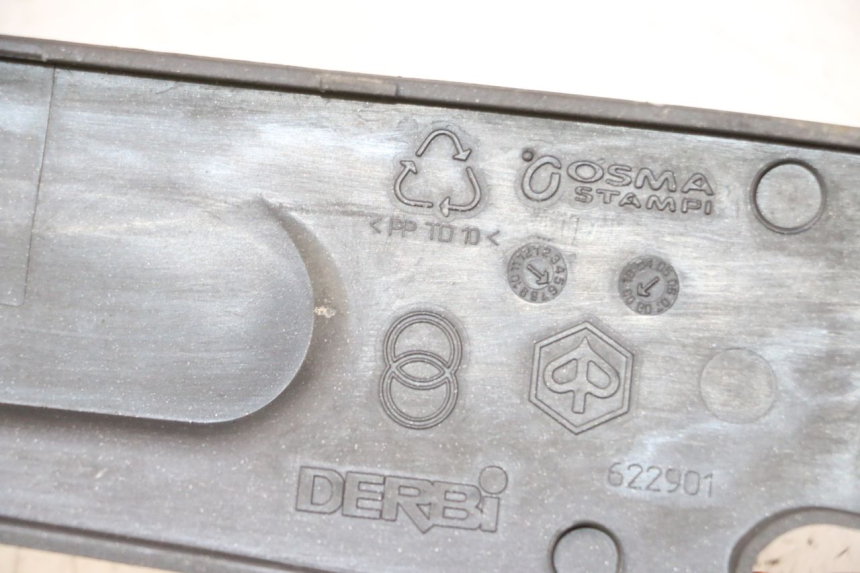 photo de SOTTOPEDANA POSTERIORE SINISTRA PIAGGIO LXV 4T 50 (2009 - 2013) - Dettaglio del componente