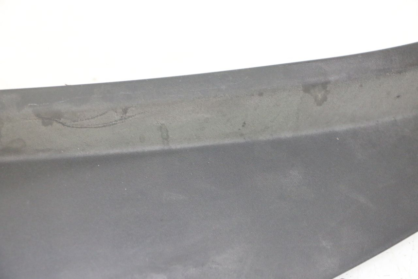 photo de SOTTOPEDANA POSTERIORE SINISTRA PIAGGIO MP3 LT 300 (2010 - 2016) - Marcature e riferimenti originali