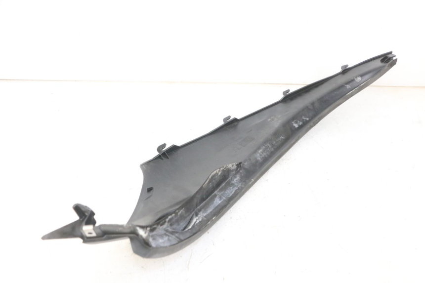 photo de BASAMENTO POSTERIORE SINISTRO PIAGGIO MP3 LT 300 (2010 - 2016) - Primo piano tecnico