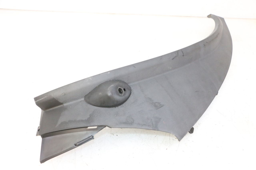 photo de SOTTOPEDANA POSTERIORE SINISTRA PIAGGIO MP3 RL 250 (2006 - 2010) - Dettagli dei punti di fissaggio