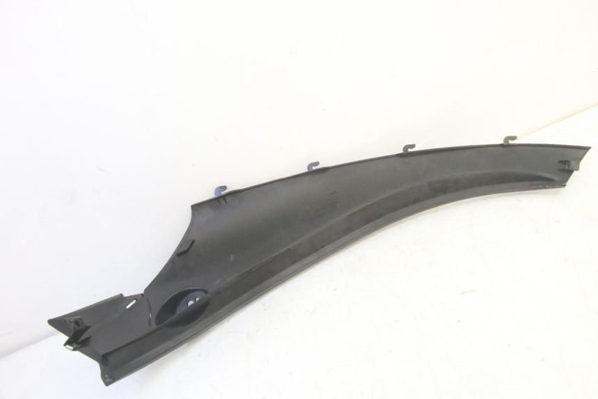 photo de SOTTOPEDANA POSTERIORE SINISTRA PIAGGIO MP3 RL 250 (2006 - 2010) - Primo piano tecnico