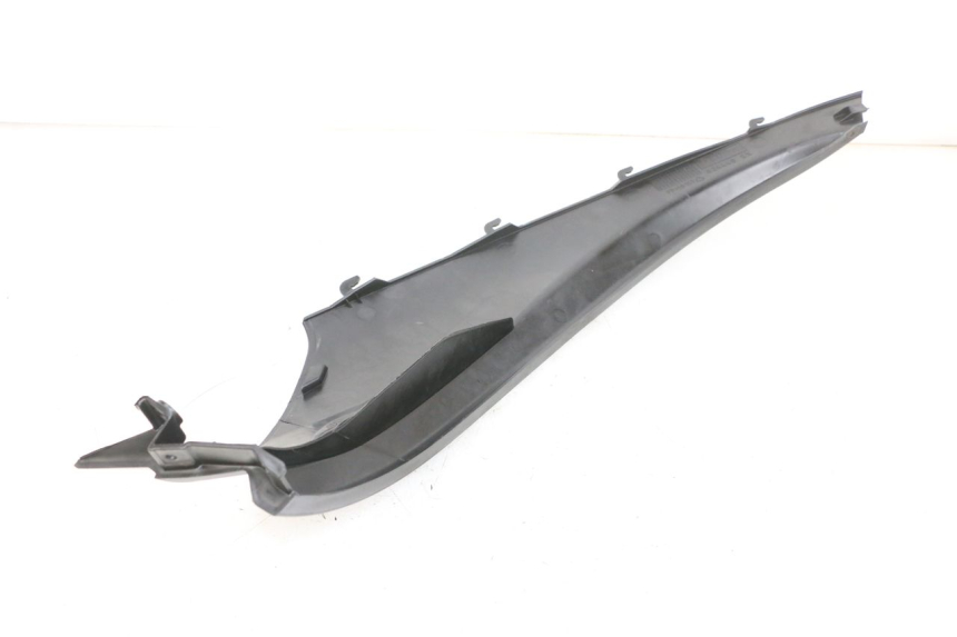 photo de SOTTOPEDANA POSTERIORE SINISTRA PIAGGIO MP3 RL 250 (2006 - 2010) - Dettagli dei punti di fissaggio