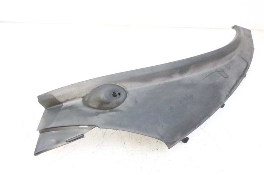 photo de BASSO SCUDO POSTERIORE SINISTRO PIAGGIO MP3 LT 400 (2007 - 2012) - Stato della superficie e materiale