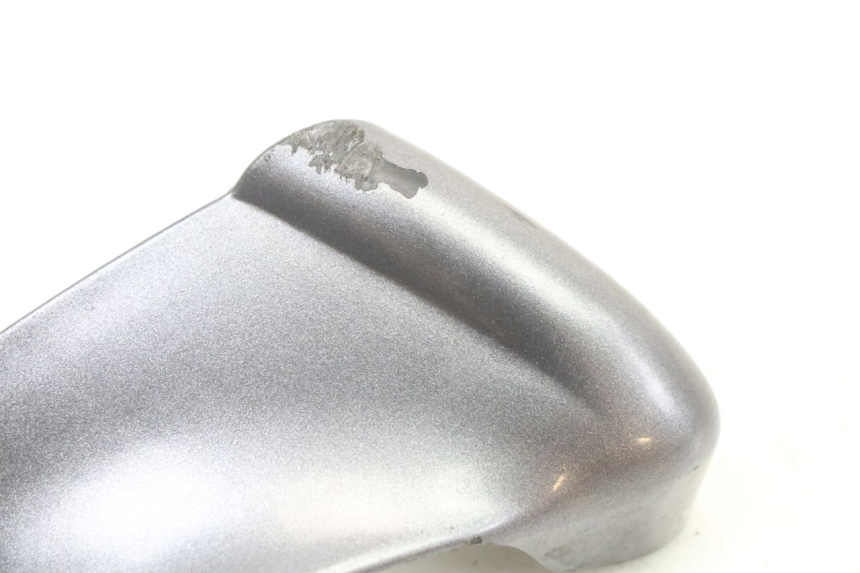 photo de BASSO DELLA SCATOLA POSTERIORE SINISTRA PIAGGIO VESPA GRANTURISMO 125 (2003 - 2007) - Zoom sullo stato d'uso