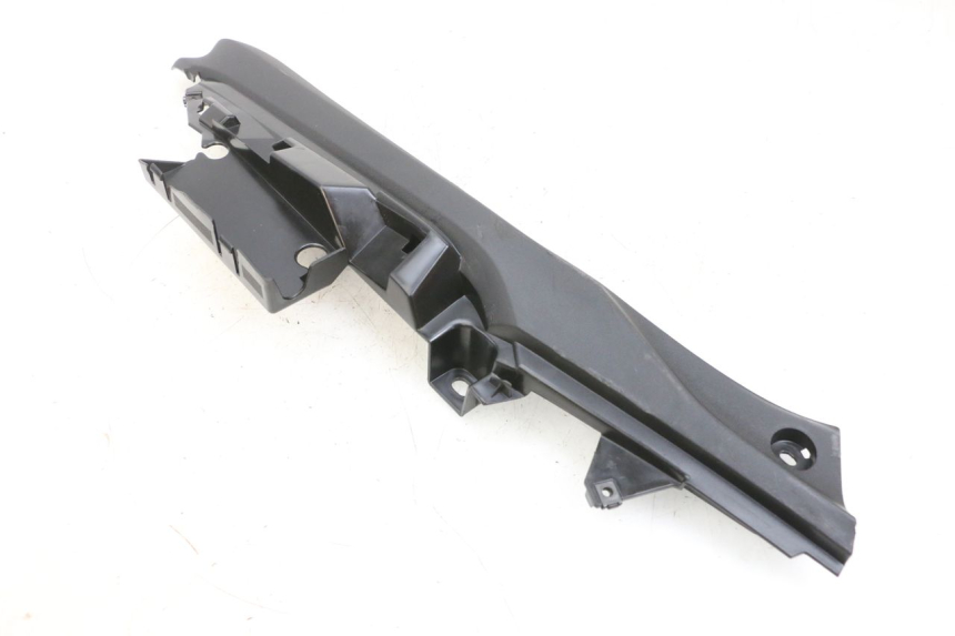 photo de SOTTOPEDANA POSTERIORE SINISTRA YAMAHA TRICITY 300 (2020 - 2024) - Primo piano tecnico