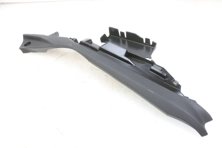 photo de SOTTOPEDANA POSTERIORE SINISTRA YAMAHA TRICITY 300 (2020 - 2024) - Dettagli dei punti di fissaggio