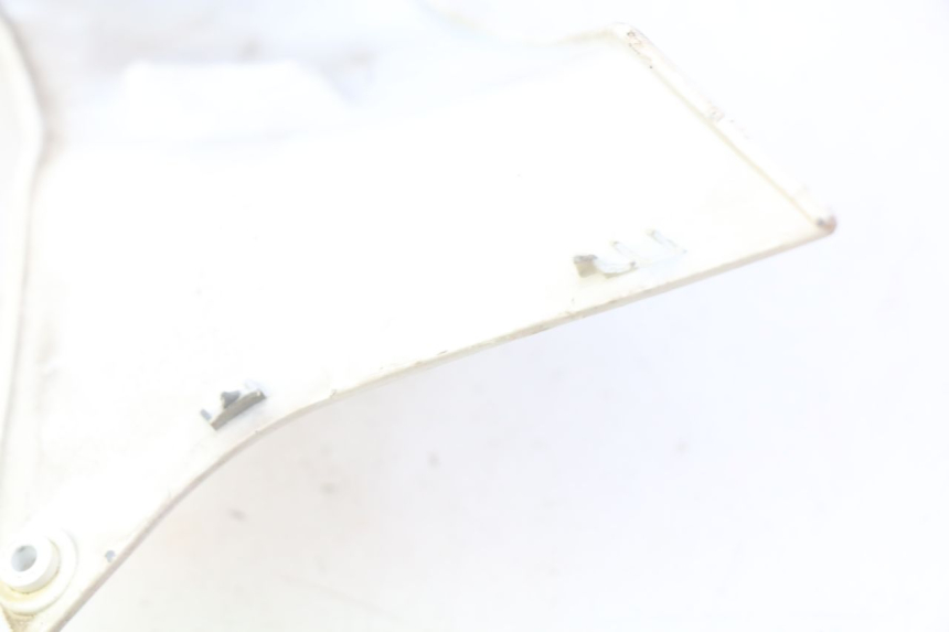 photo de BASSO DELLA SCATOLA POSTERIORE SINISTRA PIAGGIO VESPA GTS IGET ABS 125 (2017 - 2023) - Zoom sullo stato d'uso