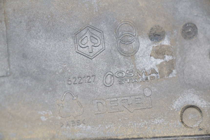 photo de BASSO DELLA SCATOLA POSTERIORE SINISTRA PIAGGIO VESPA LXV 125 (2006 - 2009) - Dettaglio del componente