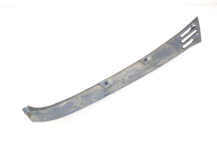 photo de BASSO DELLA SCATOLA POSTERIORE SINISTRA PIAGGIO VESPA LXV 125 (2006 - 2009) - Zoom sullo stato d'uso