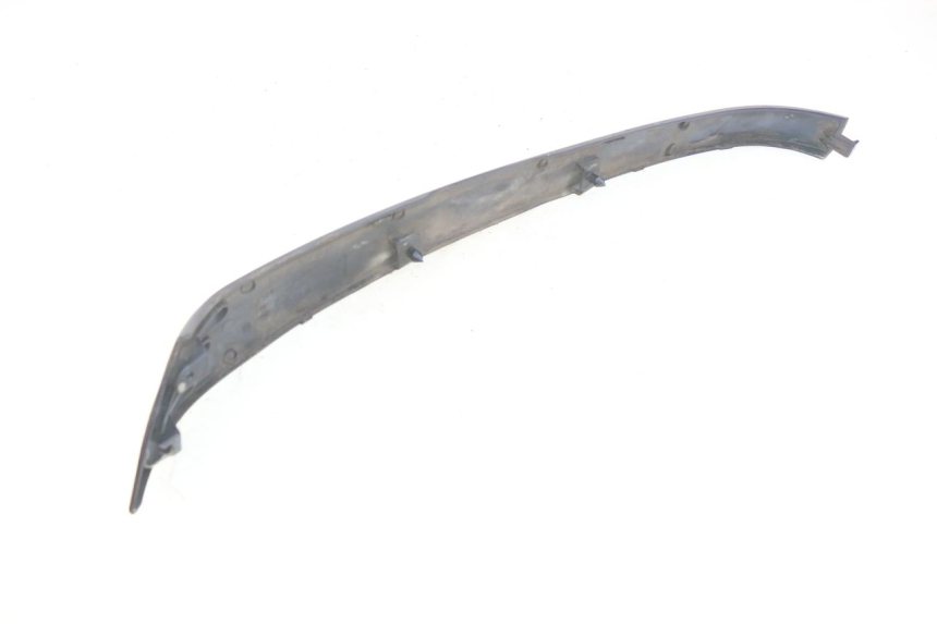 photo de BASSO DELLA SCATOLA POSTERIORE SINISTRA PIAGGIO VESPA LXV 125 (2006 - 2009) - Primo piano tecnico