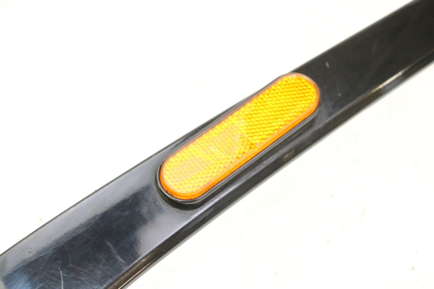 photo de BASSO SCARICO POSTERIORE SINISTRO PIAGGIO VESPA S 2T 50 (2007 - 2014) - Primo piano tecnico