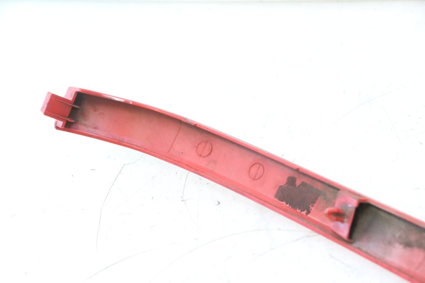photo de BASSO SCARICO POSTERIORE SINISTRO PIAGGIO VESPA S 2T 50 (2007 - 2014) - Stato della superficie e materiale