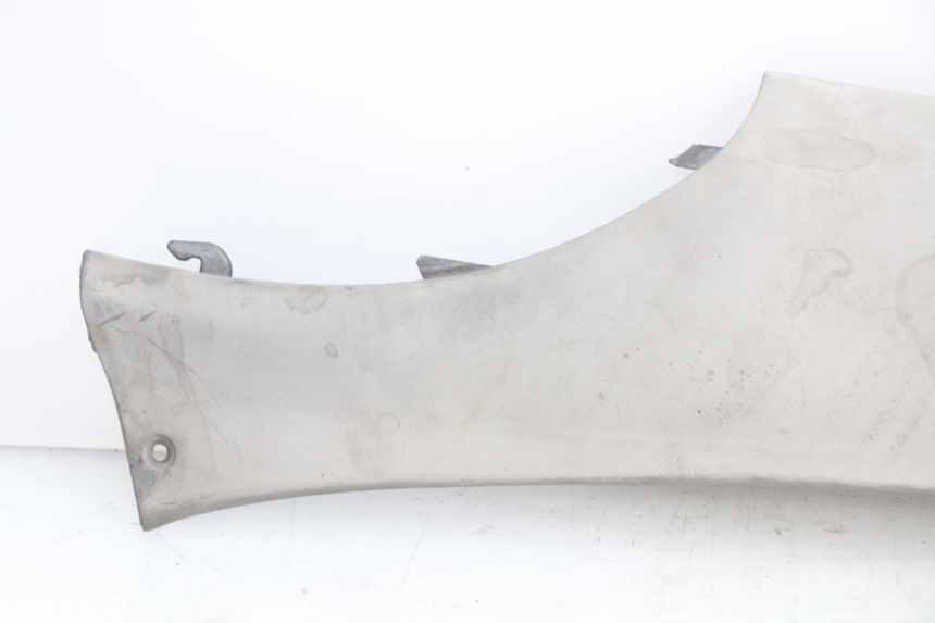 photo de BASSO SCUDO POSTERIORE SINISTRO PIAGGIO X9 EVOLUTION 250 (2003 - 2007) - Primo piano tecnico