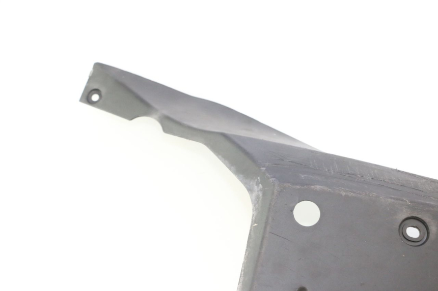 photo de FIANCHETTI INFERIORE SUZUKI BURGMAN 125 (2007 - 2014) - Caratteristiche distintive