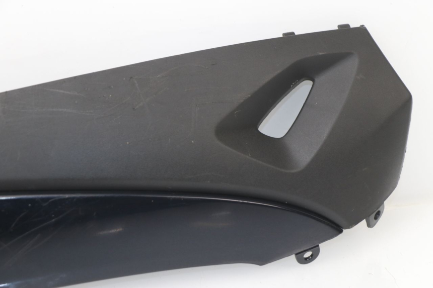 photo de SOTTOPEDANA DESTRA KYMCO AGILITY CITY 16P 125 (2015 - 2021) - Stato della superficie e materiale