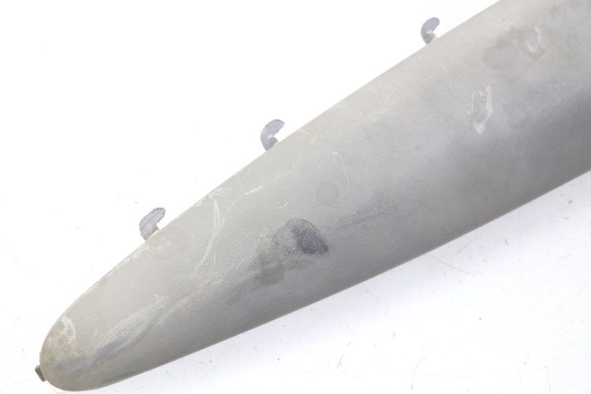 photo de BASSO DELLA SCATOLA DESTRA HONDA BALI EX 100 (1996 - 2000) - Zoom sullo stato d'uso