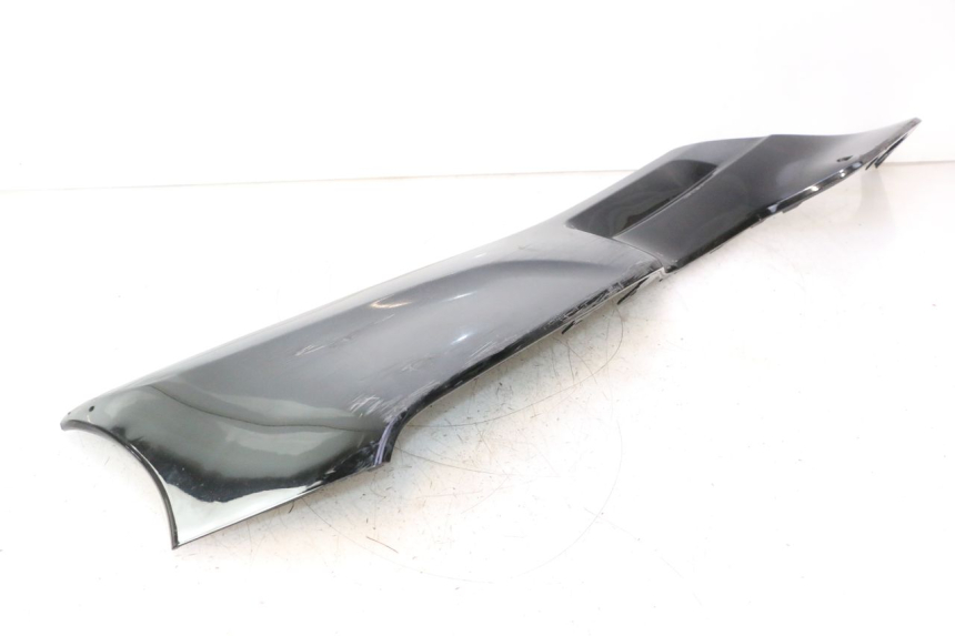 photo de SOTTOPEDANA DESTRA SUZUKI BURGMAN EXECUTIVE ABS 650 (2006 - 2012) - Stato della superficie e materiale