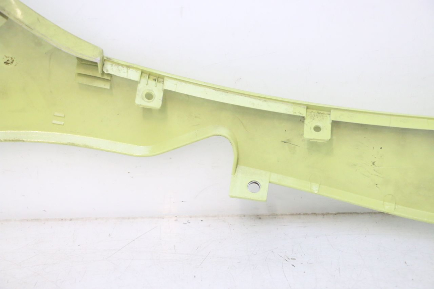 photo de BASSO DELLA SCATOLA DESTRA BMW C1 125 (2000 - 2003) - Stato della superficie e materiale