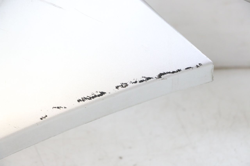 photo de BASSO DELLA SCATOLA DESTRA PEUGEOT CITYSTAR 50 (2013 - 2017) - Caratteristiche distintive